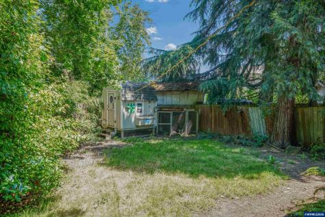 692 Fanny Court NE Salem OR 97301