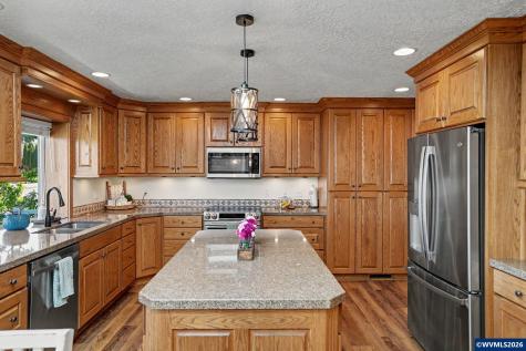 1423 35th Avenue NW Salem OR 97304