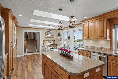 1423 35th Avenue NW Salem OR 97304