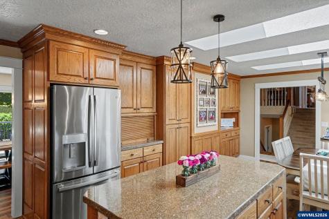 1423 35th Avenue NW Salem OR 97304