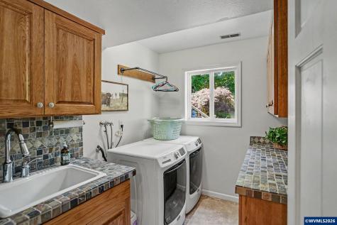 1423 35th Avenue NW Salem OR 97304