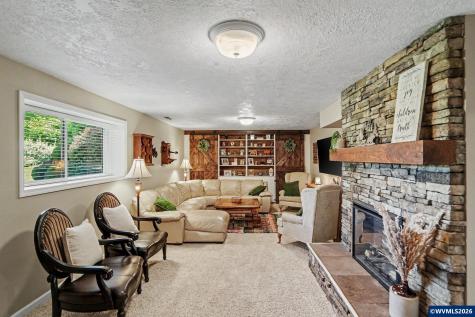 1423 35th Avenue NW Salem OR 97304