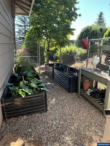 1423 35th Avenue NW Salem OR 97304