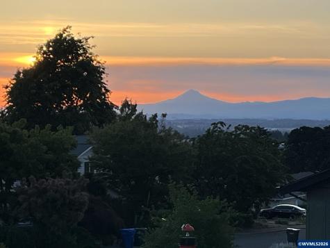 1423 35th Avenue NW Salem OR 97304