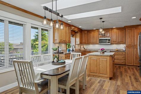 1423 35th Avenue NW Salem OR 97304