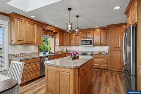 1423 35th Avenue NW Salem OR 97304