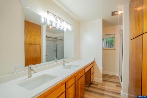 40025 Crestview Lane Lebanon OR 97355