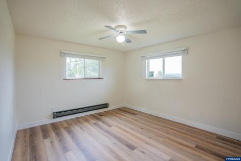 40025 Crestview Lane Lebanon OR 97355