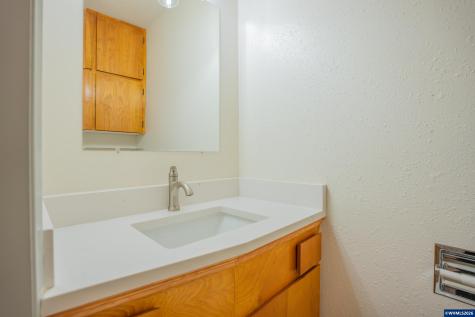 40025 Crestview Lane Lebanon OR 97355