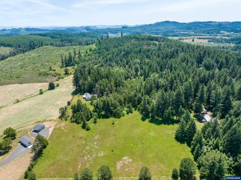 40025 Crestview Lane Lebanon OR 97355