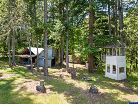 40025 Crestview Lane Lebanon OR 97355