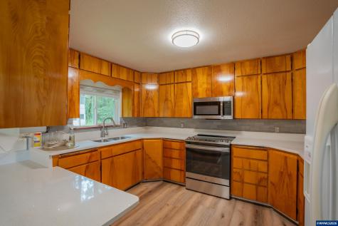 40025 Crestview Lane Lebanon OR 97355