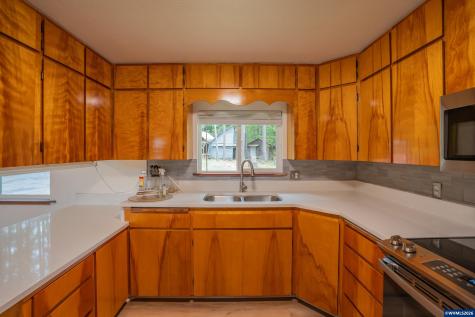 40025 Crestview Lane Lebanon OR 97355