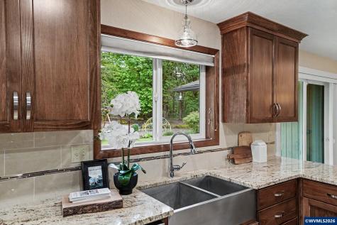 5766 59th Court SE Salem OR 97317