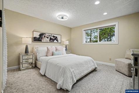 5766 59th Court SE Salem OR 97317