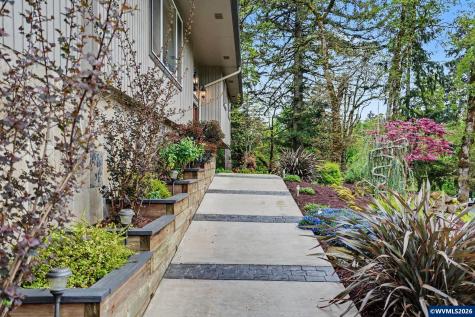 5766 59th Court SE Salem OR 97317