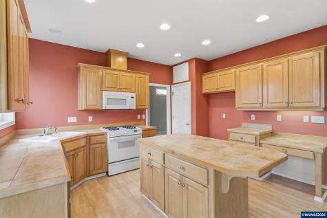 834 Van Buren Drive NW Salem OR 97304