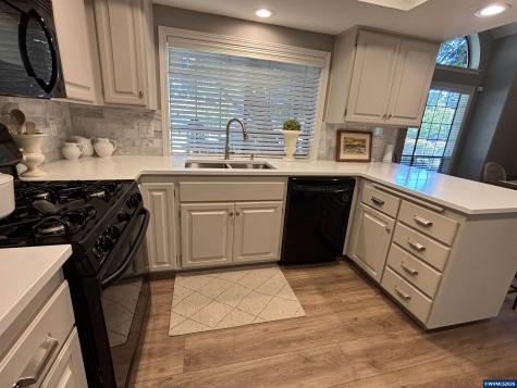 1750 Cinnamon Hill Drive SE Salem OR 97306