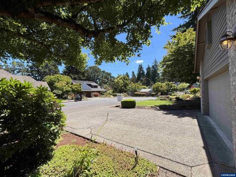 1750 Cinnamon Hill Drive SE Salem OR 97306