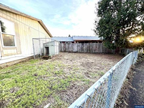 4678 La Vista Way SE Salem OR 97317