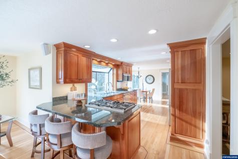 341 Maple Hill Drive NW Salem OR 97304