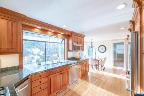 341 Maple Hill Drive NW Salem OR 97304