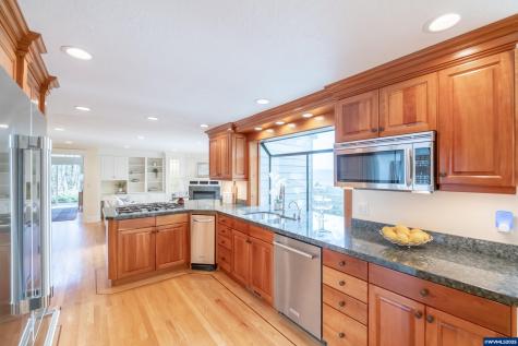 341 Maple Hill Drive NW Salem OR 97304