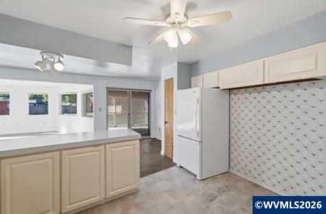 724 South Nebergall Lp NE Albany OR 97321