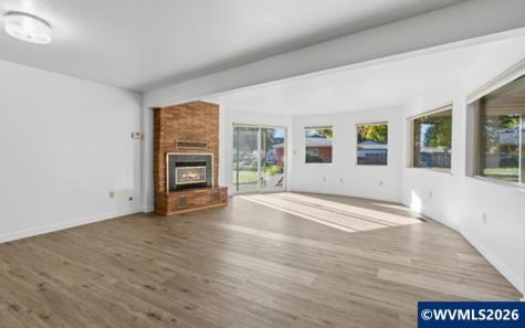 724 South Nebergall Lp NE Albany OR 97321