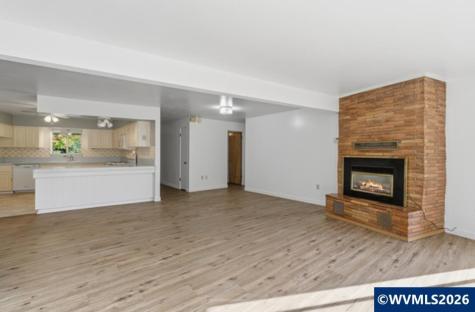 724 South Nebergall Lp NE Albany OR 97321