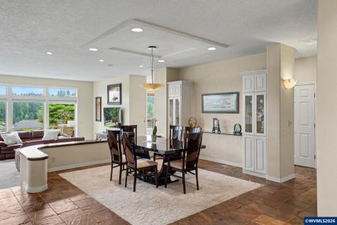 918 Hazeltine Avenue SE Salem OR 97306