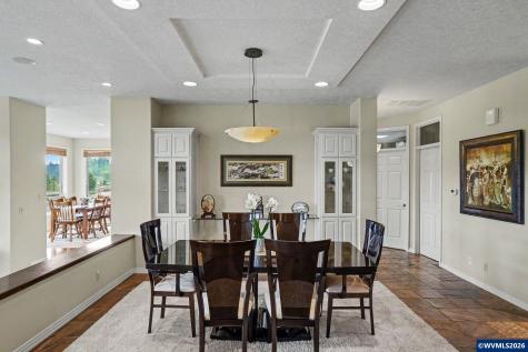 918 Hazeltine Avenue SE Salem OR 97306