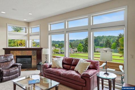 918 Hazeltine Avenue SE Salem OR 97306