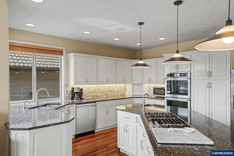 918 Hazeltine Avenue SE Salem OR 97306