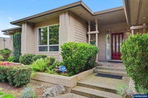 918 Hazeltine Avenue SE Salem OR 97306