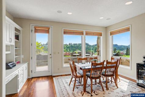 918 Hazeltine Avenue SE Salem OR 97306