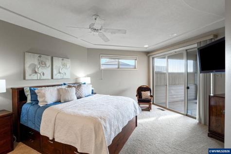 918 Hazeltine Avenue SE Salem OR 97306