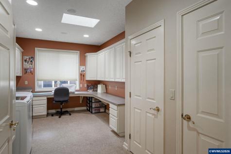 918 Hazeltine Avenue SE Salem OR 97306