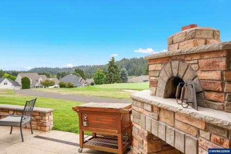 918 Hazeltine Avenue SE Salem OR 97306