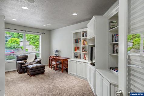 918 Hazeltine Avenue SE Salem OR 97306