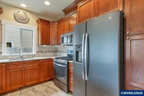 502 SW Augustus Drive Dallas OR 97338-0000