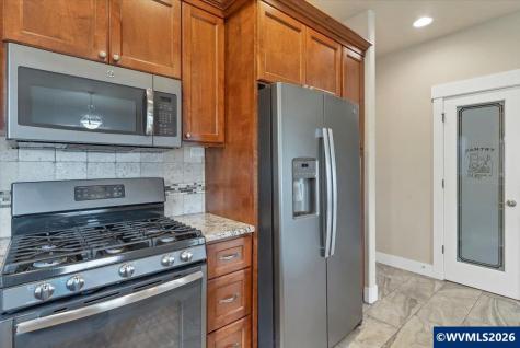 502 SW Augustus Drive Dallas OR 97338-0000