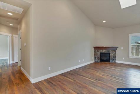 502 SW Augustus Drive Dallas OR 97338-0000