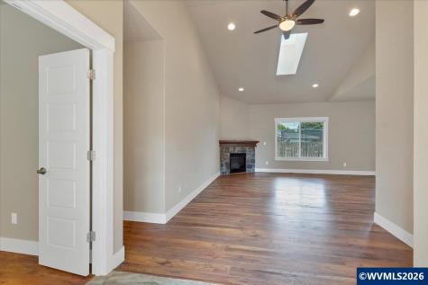 502 SW Augustus Drive Dallas OR 97338-0000