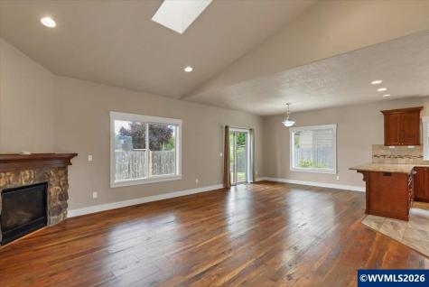 502 SW Augustus Drive Dallas OR 97338-0000