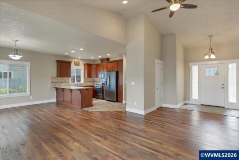502 SW Augustus Drive Dallas OR 97338-0000