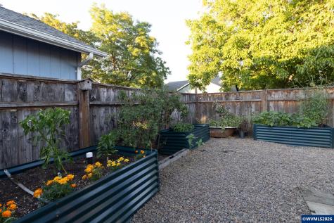 143 SW Wake Robin Avenue Corvallis OR 97333