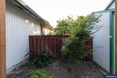 143 SW Wake Robin Avenue Corvallis OR 97333