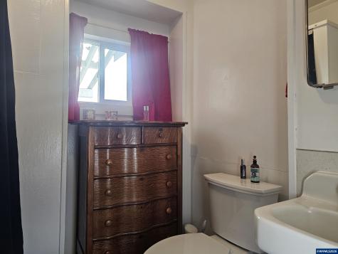 466 S 6 Street Independence OR 97351