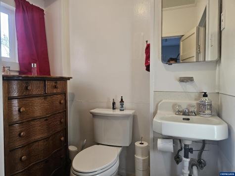 466 S 6 Street Independence OR 97351